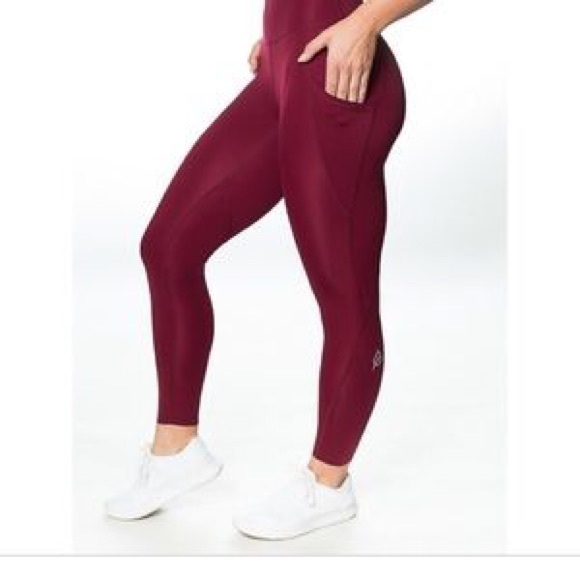 P’tula The Raenell Pocket Leggings in Black Cherry, size Small - Picture 3 of 14